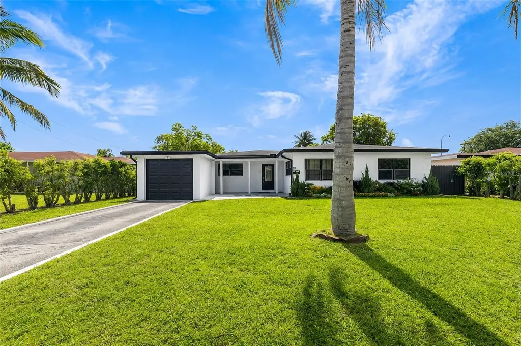 24 NW 42nd Terrace Plantation FL 33317