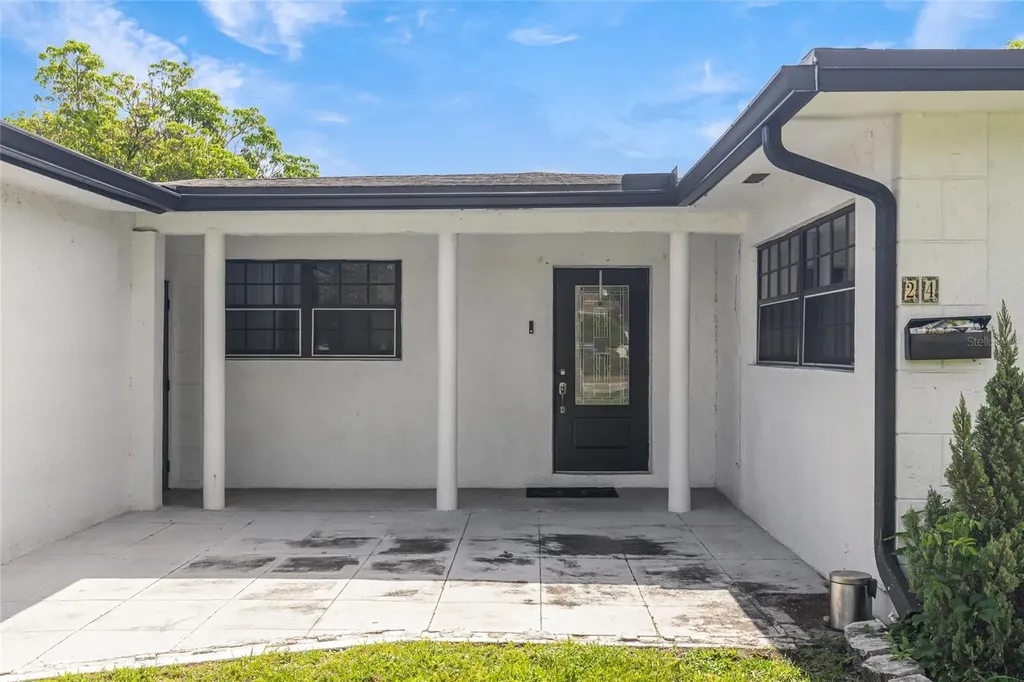 24 NW 42nd Terrace Plantation FL 33317