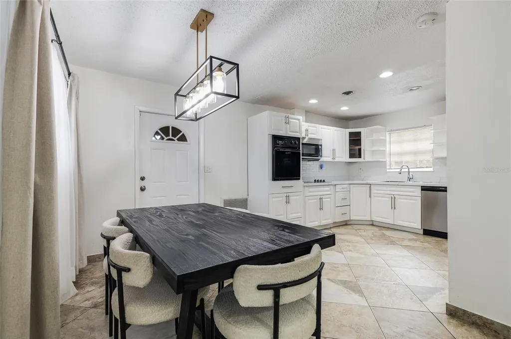 24 NW 42nd Terrace Plantation FL 33317