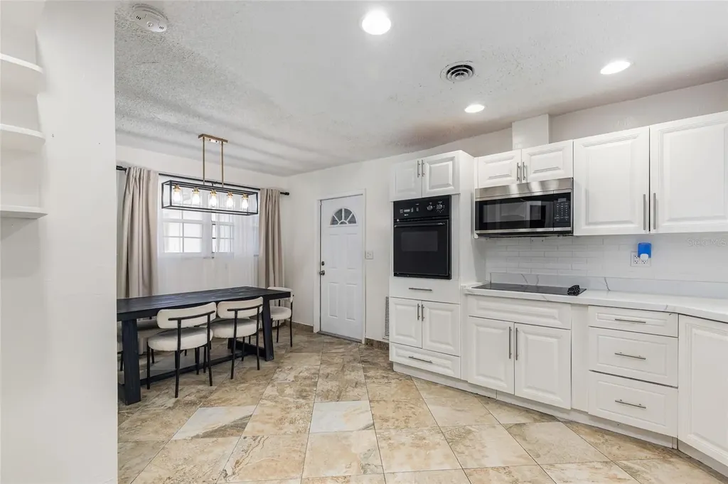 24 NW 42nd Terrace Plantation FL 33317