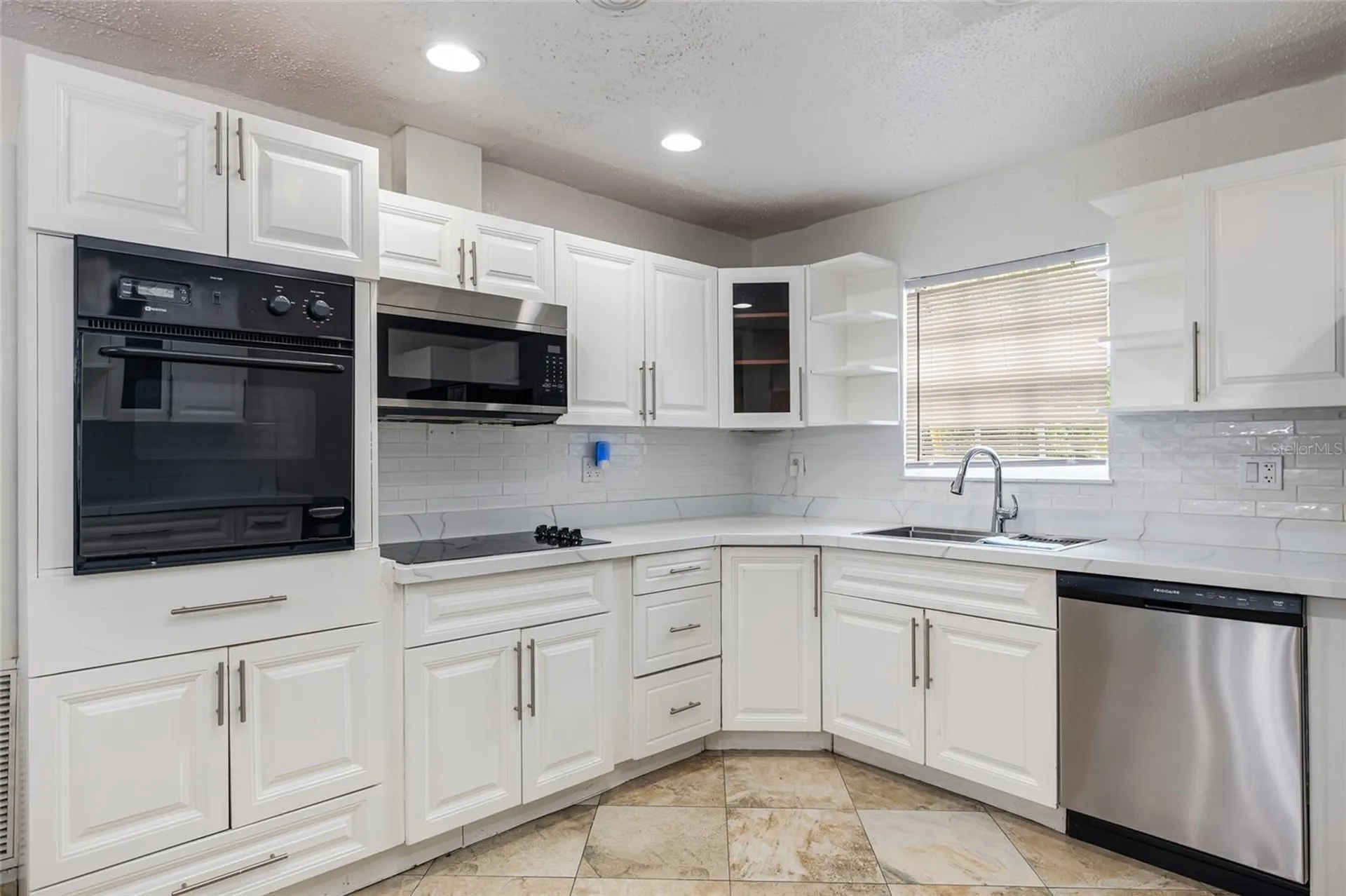 24 NW 42nd Terrace Plantation FL 33317