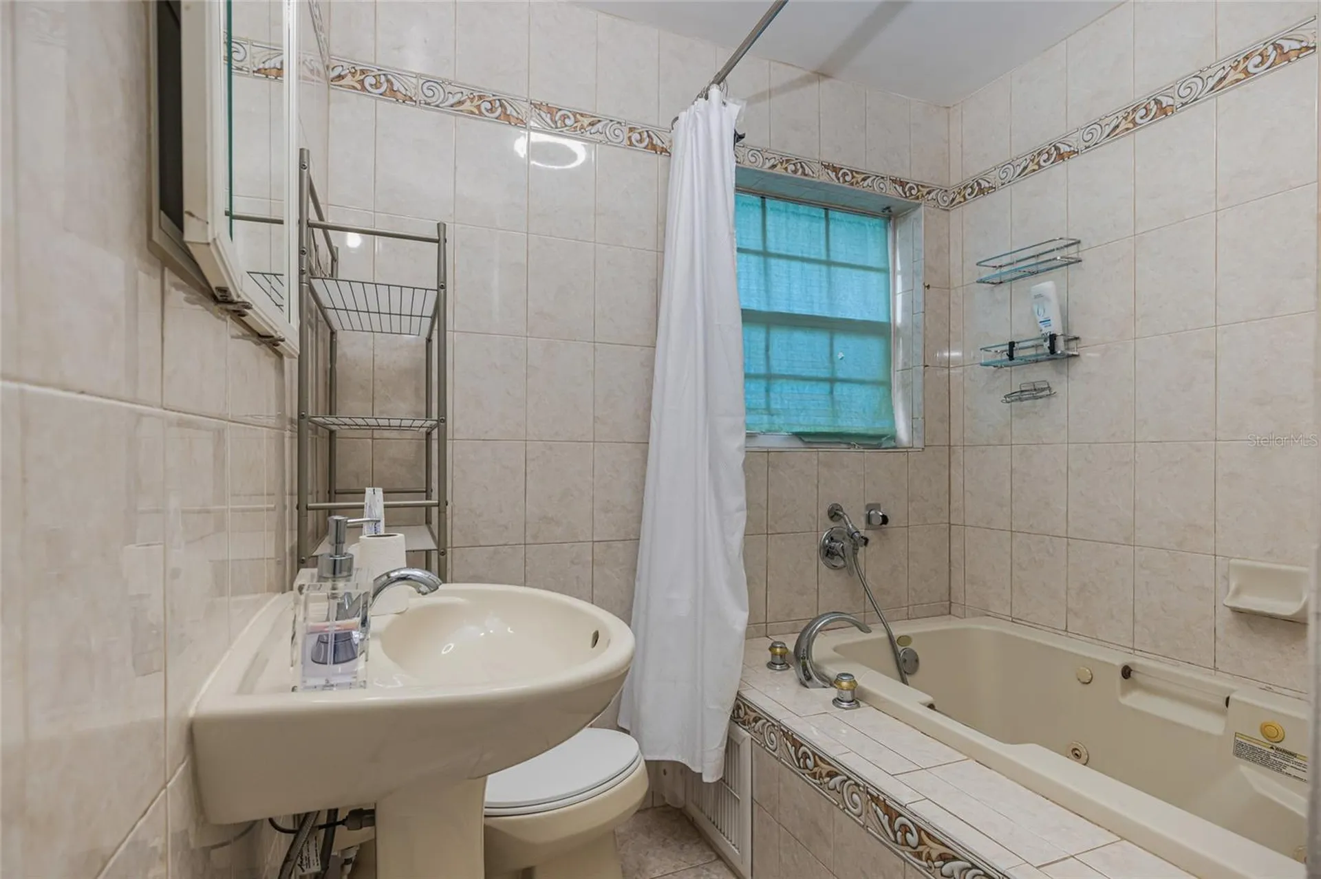 24 NW 42nd Terrace Plantation FL 33317