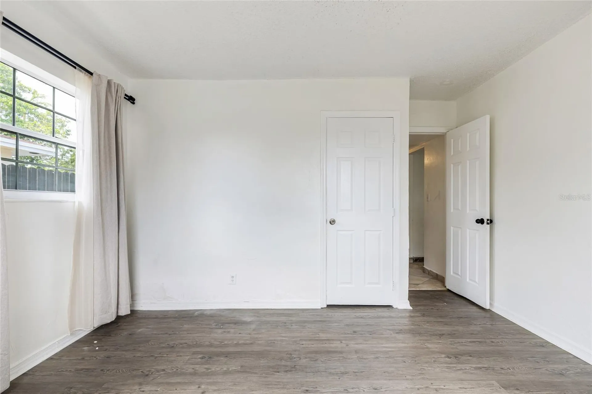24 NW 42nd Terrace Plantation FL 33317