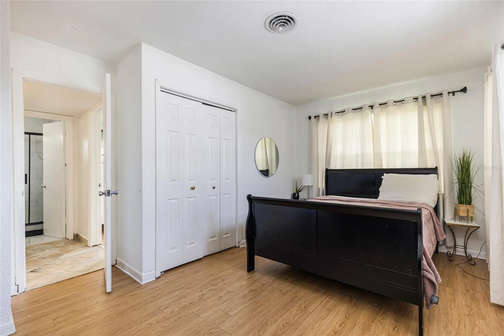 24 NW 42nd Terrace Plantation FL 33317