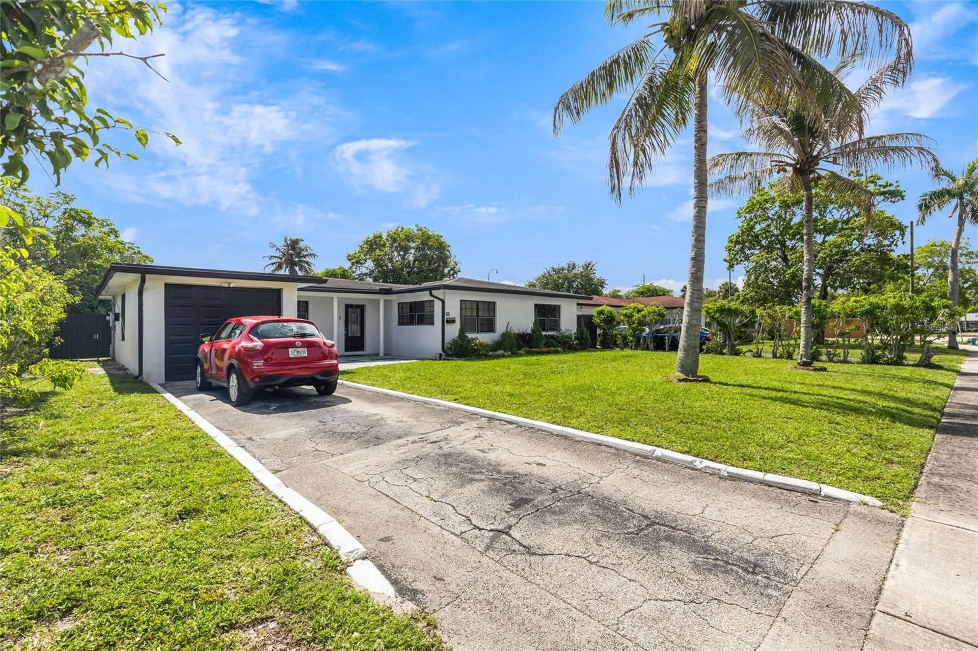 24 NW 42nd Terrace Plantation FL 33317