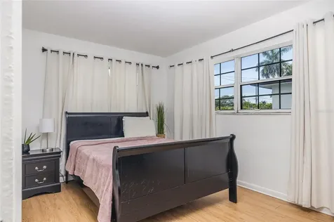 24 NW 42nd Terrace Plantation FL 33317