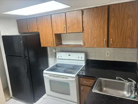3824 N Lake Drive Tampa FL 33614