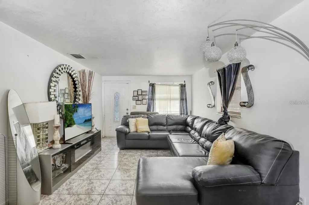 4833 Ashland Drive Tampa FL 33610