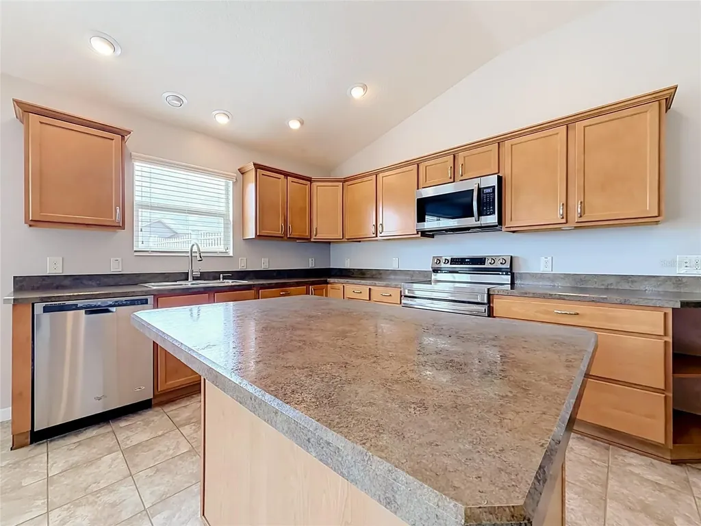 2565 Lindewood Street The Villages FL 32163