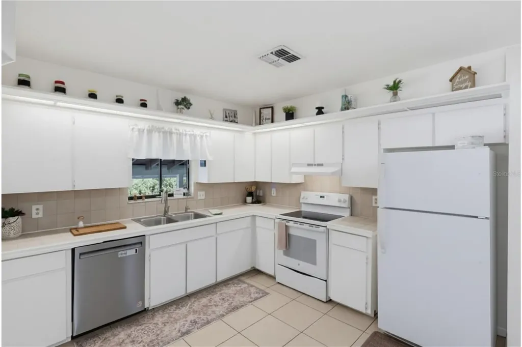8212 Gandy Way Orlando FL 32810