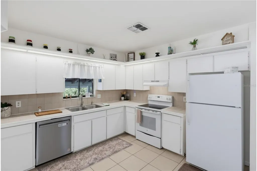 8212 Gandy Way Orlando FL 32810