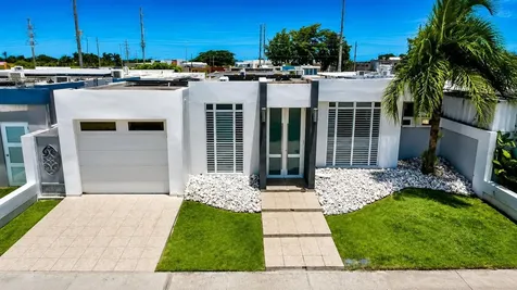 16 Calle Caoba Urb Alborada Park Santa Isabel PR 00757