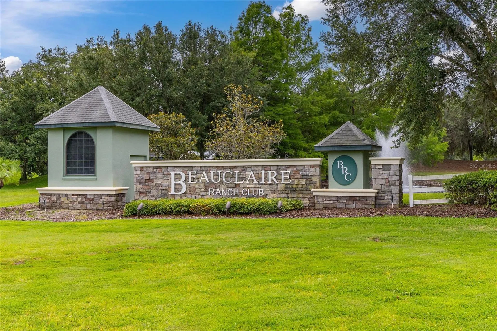 27037 Grand Oak Lane Tavares FL 32778