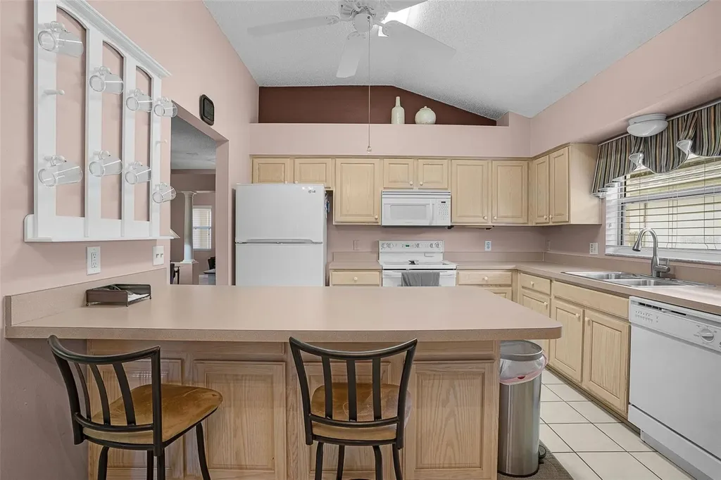 2124 Barbosa Court Lady Lake FL 32159