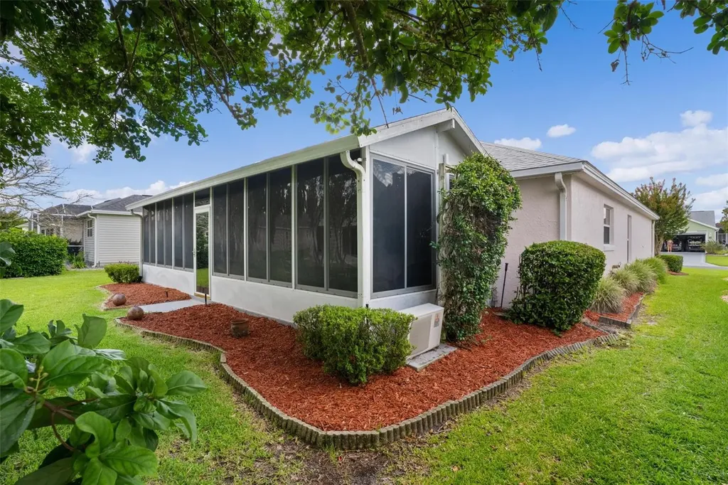 2124 Barbosa Court Lady Lake FL 32159