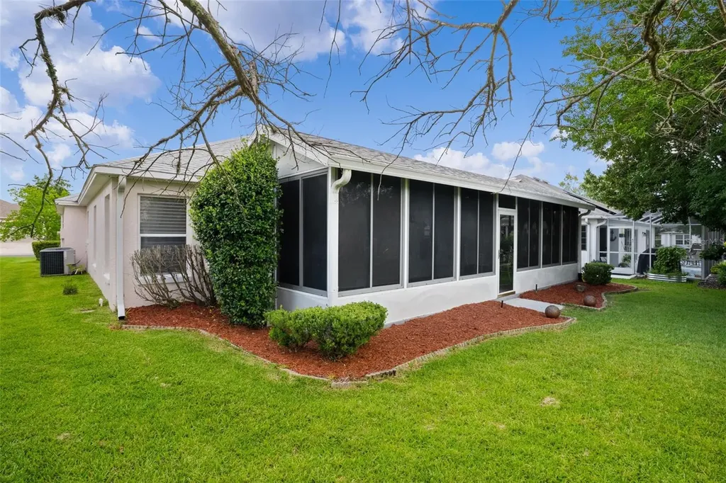 2124 Barbosa Court Lady Lake FL 32159