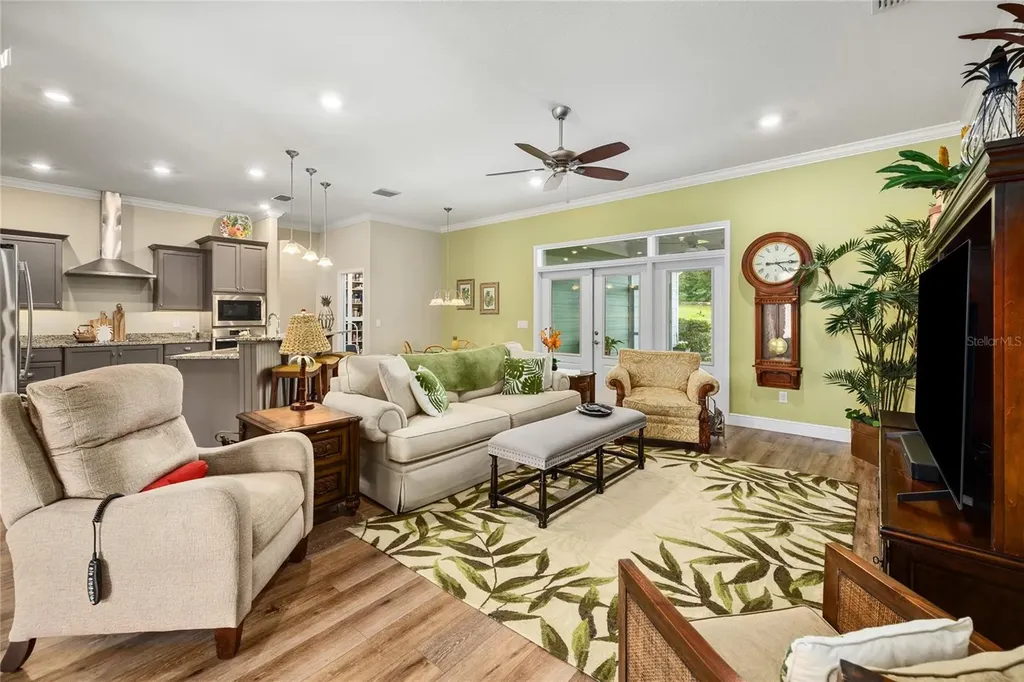 1097 Sugar Loaf Key Loop Lady Lake FL 32159