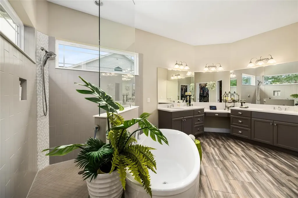1097 Sugar Loaf Key Loop Lady Lake FL 32159