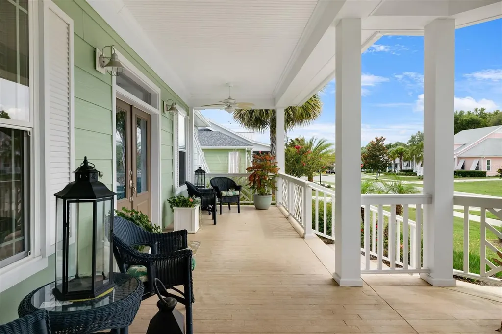 1097 Sugar Loaf Key Loop Lady Lake FL 32159