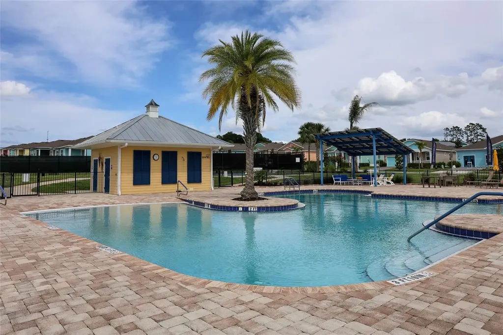 1097 Sugar Loaf Key Loop Lady Lake FL 32159