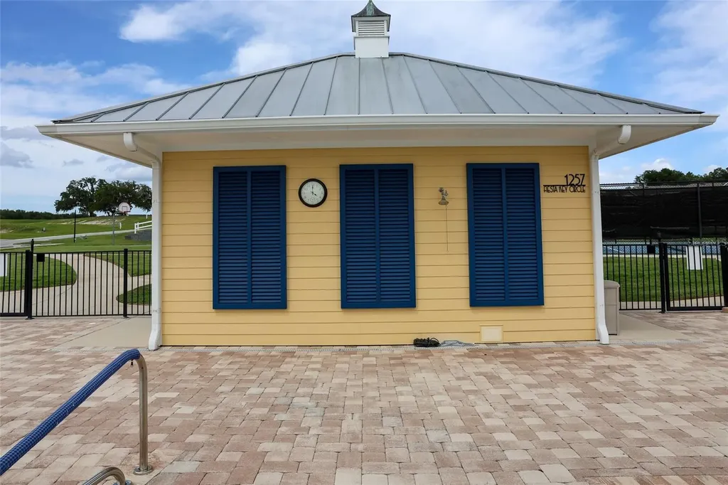 1097 Sugar Loaf Key Loop Lady Lake FL 32159