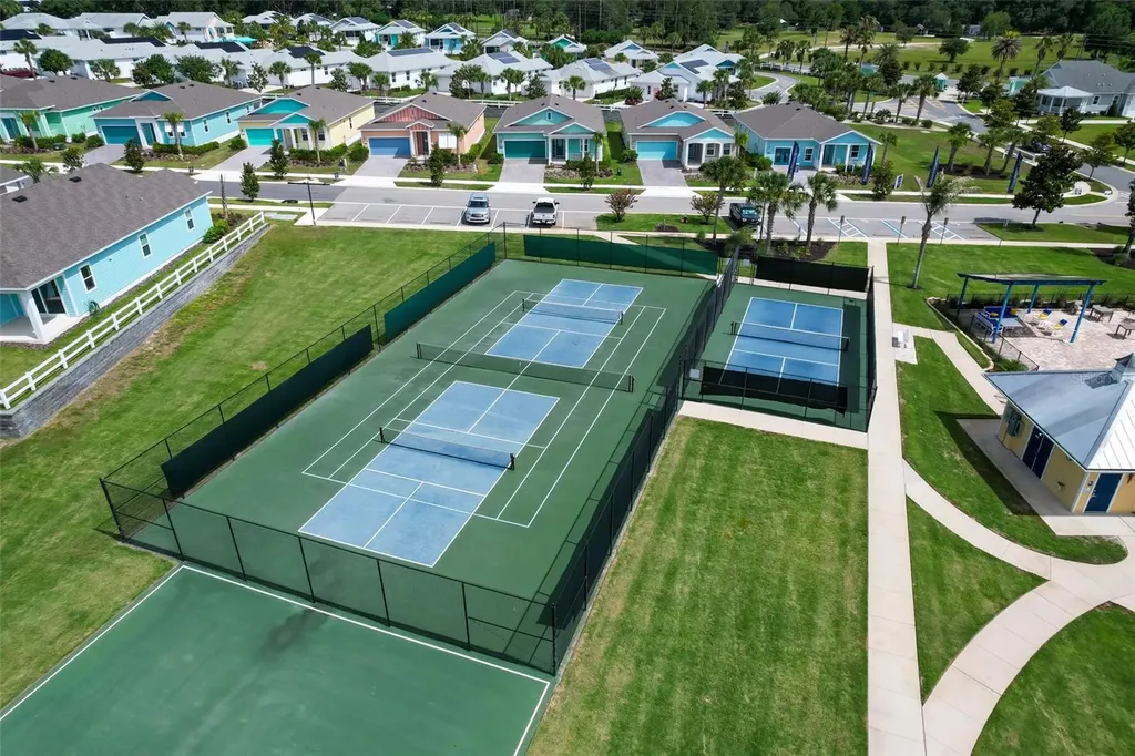 1097 Sugar Loaf Key Loop Lady Lake FL 32159