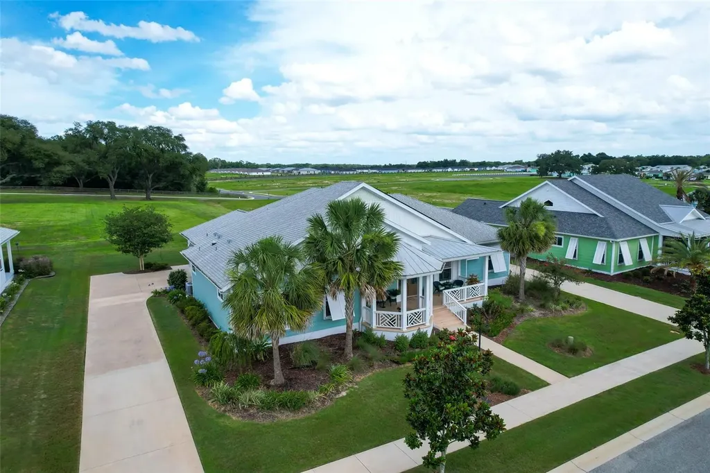 1097 Sugar Loaf Key Loop Lady Lake FL 32159