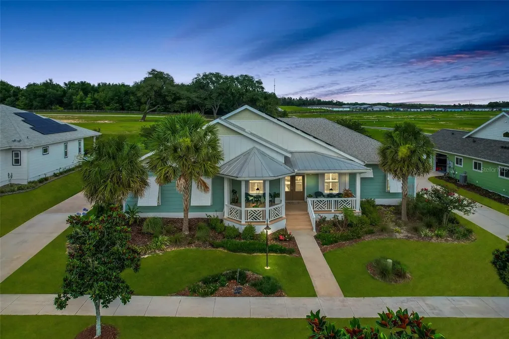 1097 Sugar Loaf Key Loop Lady Lake FL 32159