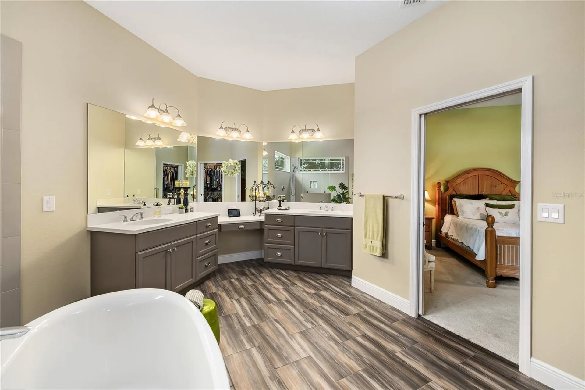 1097 Sugar Loaf Key Loop Lady Lake FL 32159