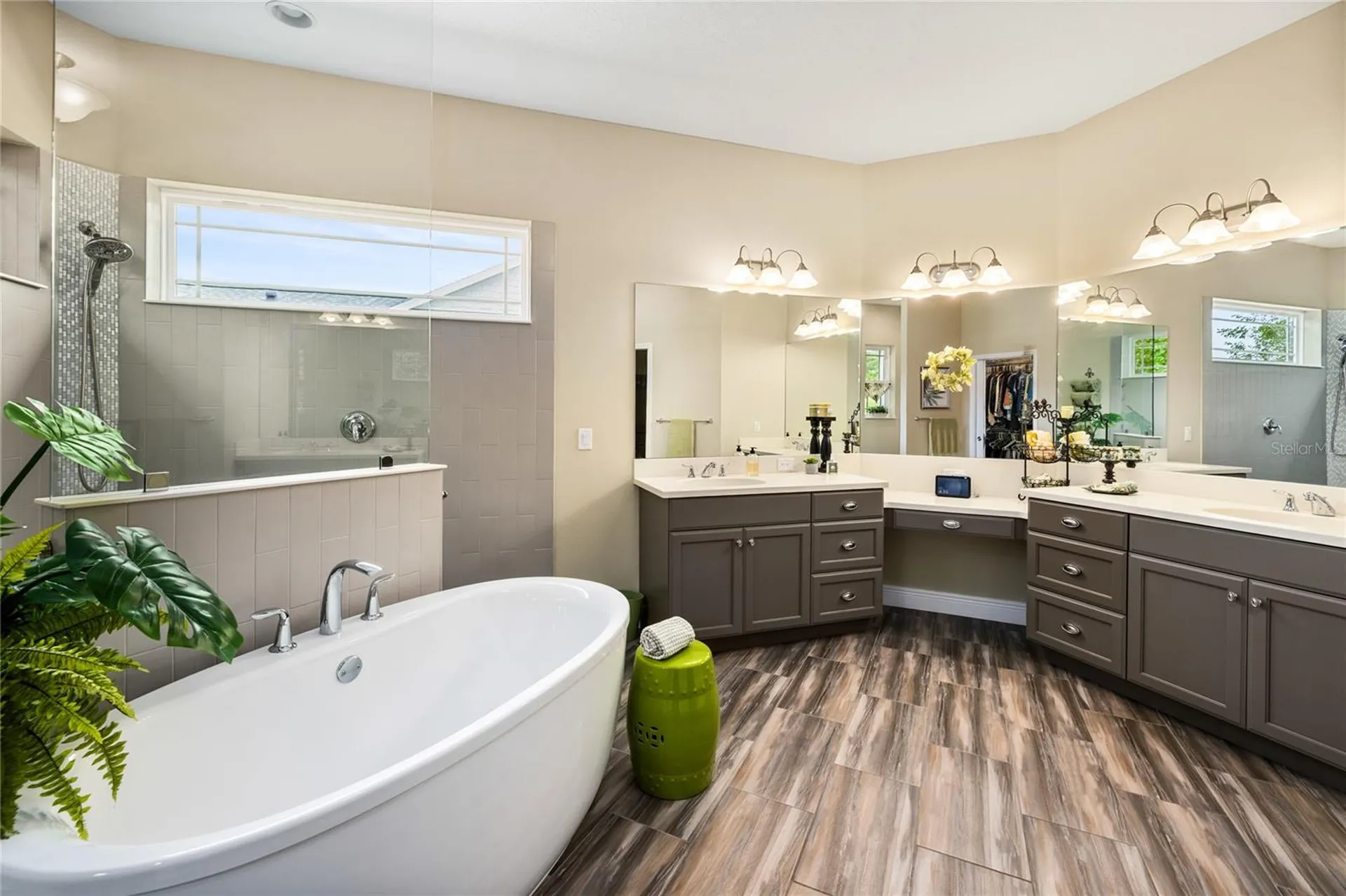 1097 Sugar Loaf Key Loop Lady Lake FL 32159