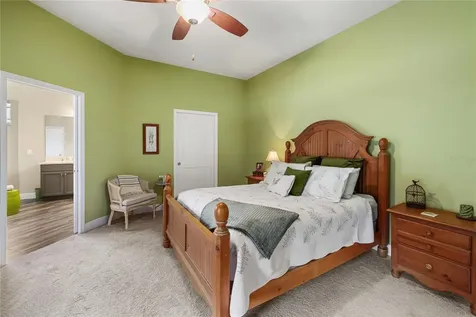 1097 Sugar Loaf Key Loop Lady Lake FL 32159