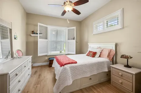 1097 Sugar Loaf Key Loop Lady Lake FL 32159