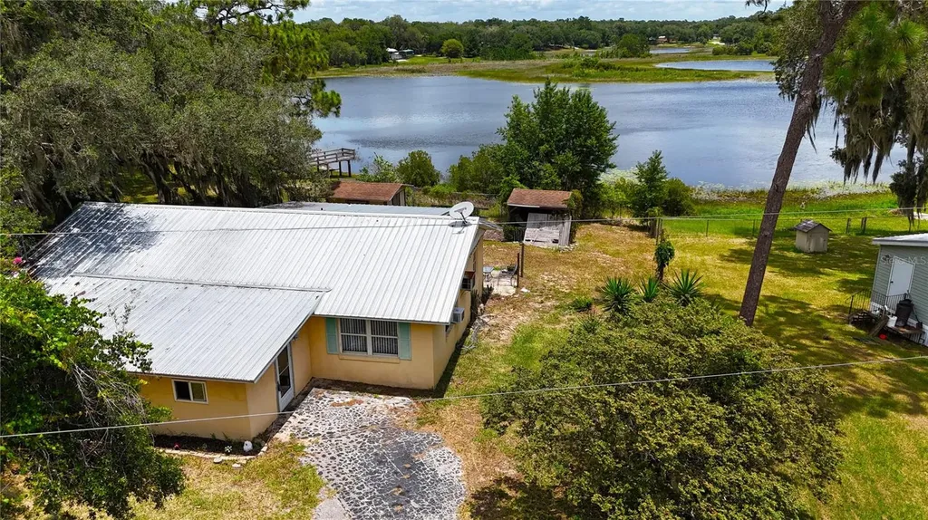 16885 SE 71st Street Ocklawaha FL 32179
