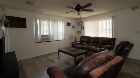 16885 SE 71st Street Ocklawaha FL 32179