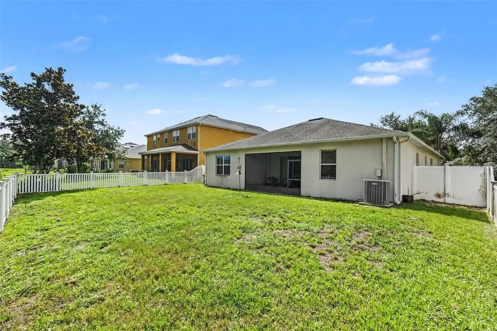 20057 Oakflower Avenue Tampa FL 33647