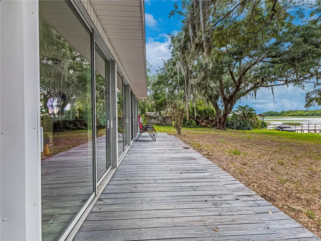 1502 Lake Josephine Drive Sebring FL 33875