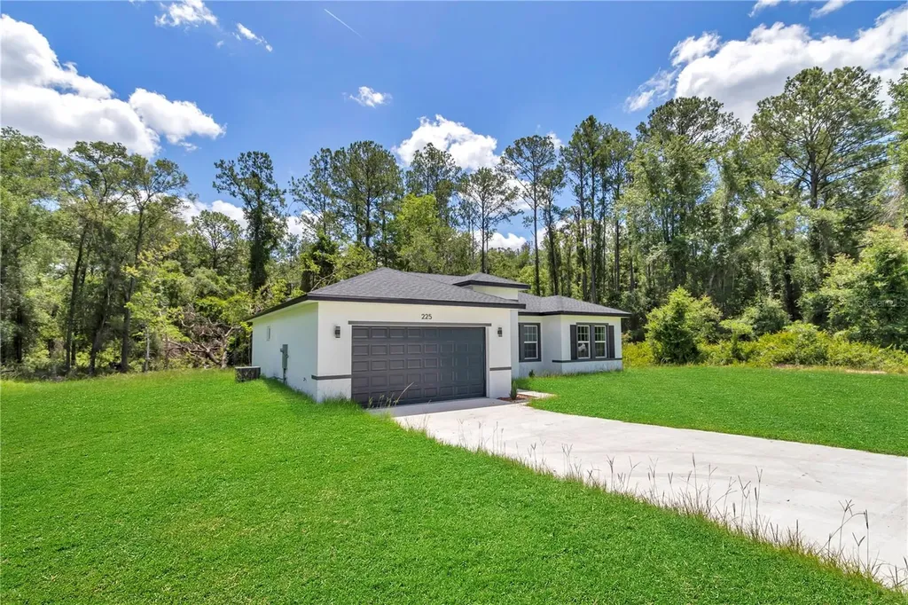 225 E Caldwell Drive Dunnellon FL 34434