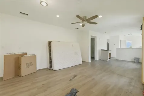 5205 E 11th Street Panama City FL 32404