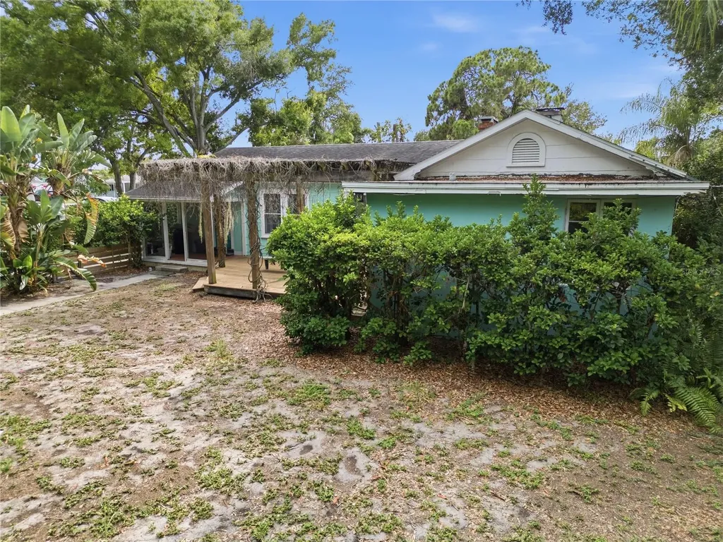 411 W 48th Street Bradenton FL 34209