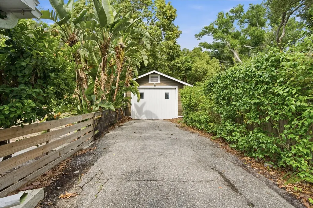 411 W 48th Street Bradenton FL 34209