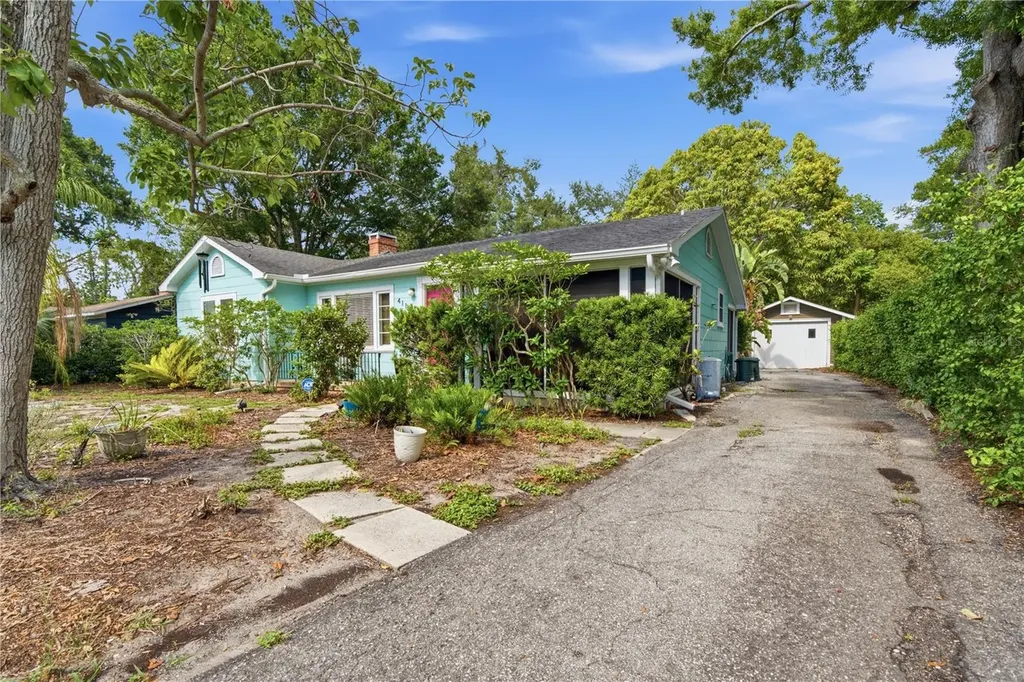 411 W 48th Street Bradenton FL 34209