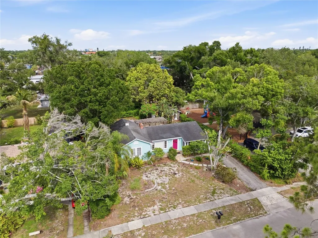 411 W 48th Street Bradenton FL 34209