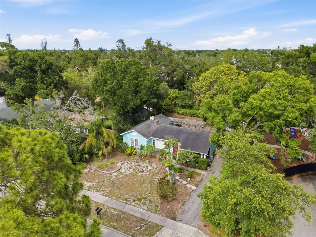 411 W 48th Street Bradenton FL 34209