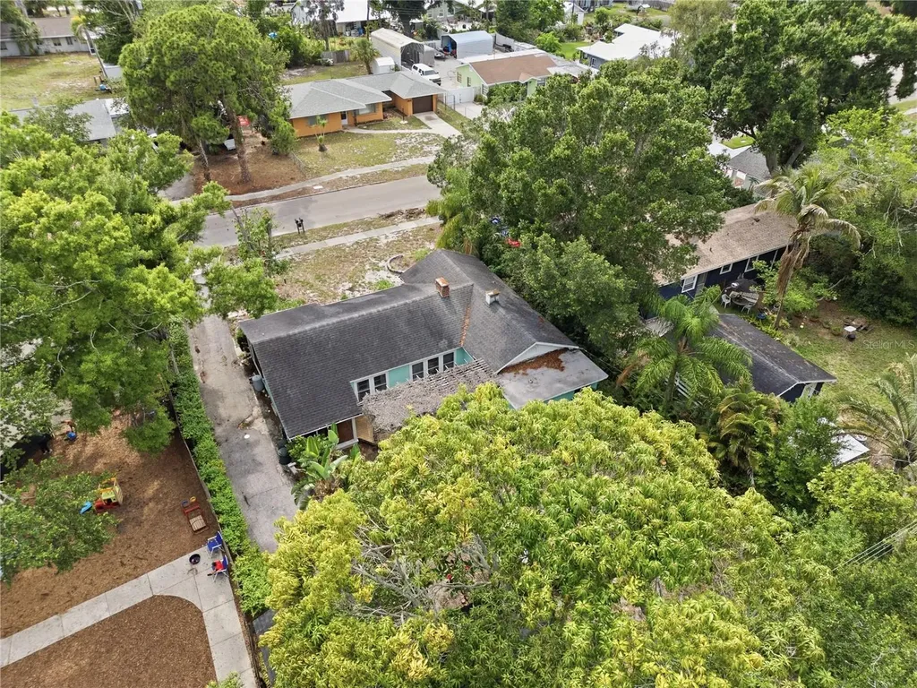 411 W 48th Street Bradenton FL 34209