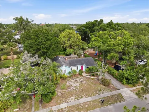 411 W 48th Street Bradenton FL 34209