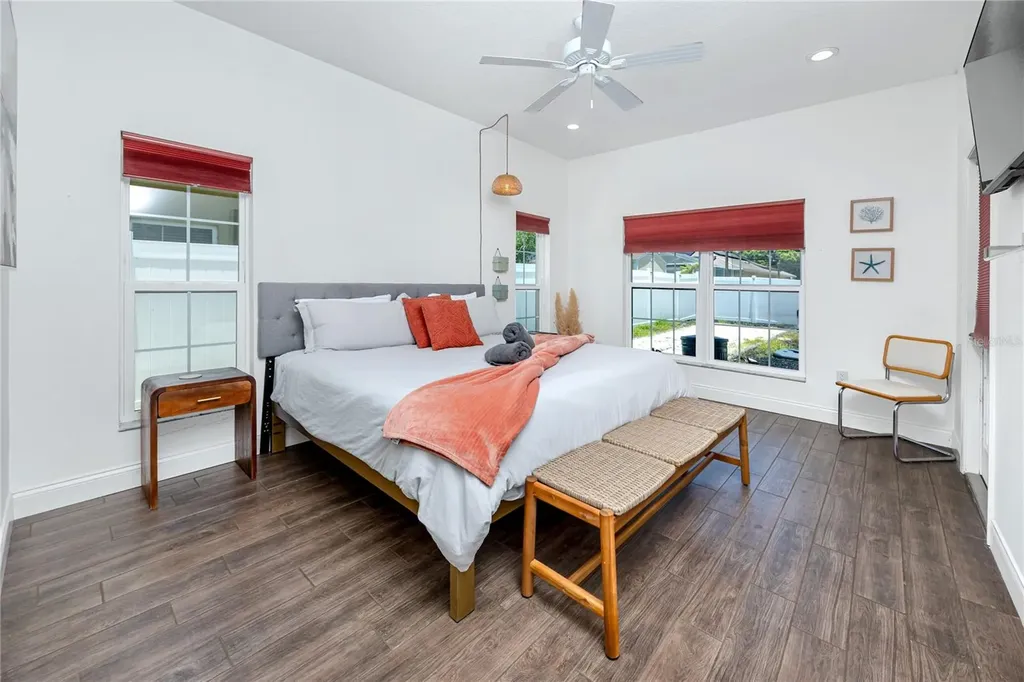 902 8th Avenue NW Largo FL 33770
