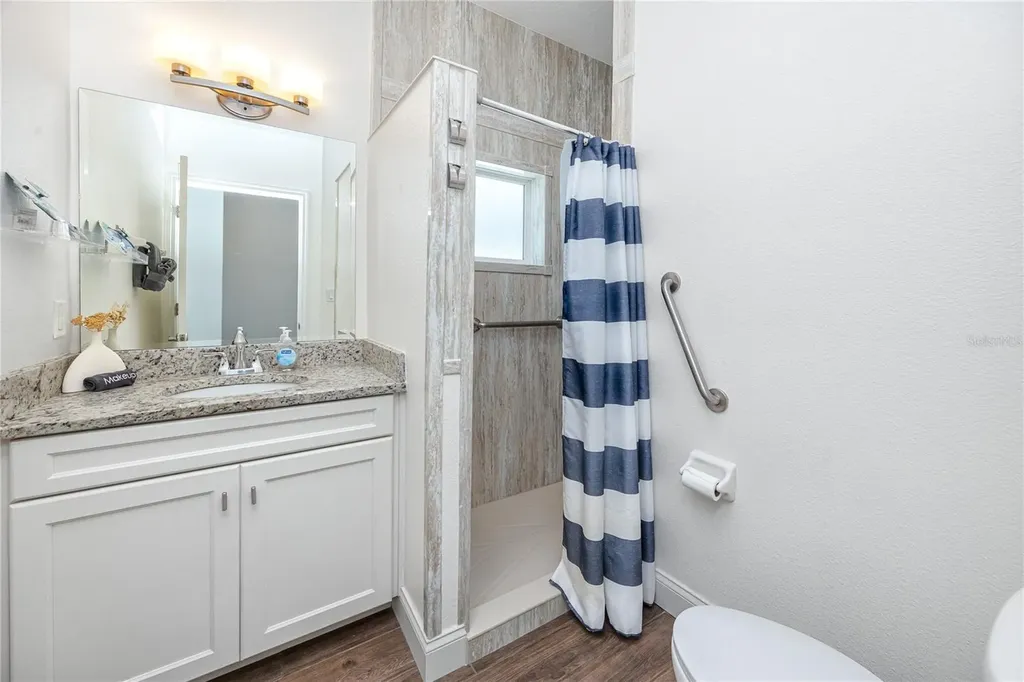 902 8th Avenue NW Largo FL 33770