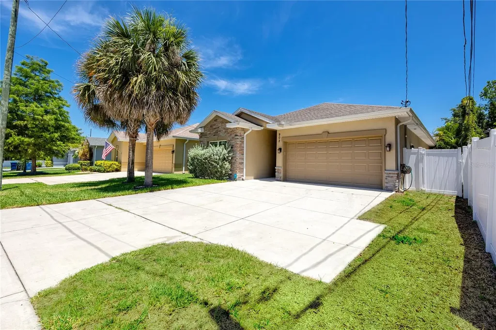 902 8th Avenue NW Largo FL 33770
