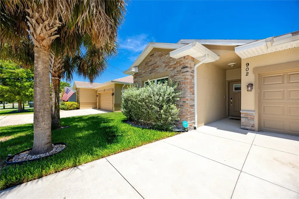 902 8th Avenue NW Largo FL 33770