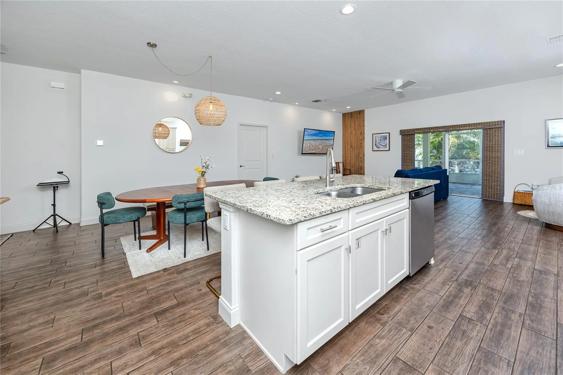 902 8th Avenue NW Largo FL 33770
